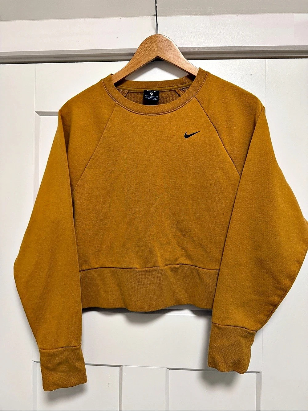 Nike Dri-FIT Cropped Sweatshirt - Mustard Yellow